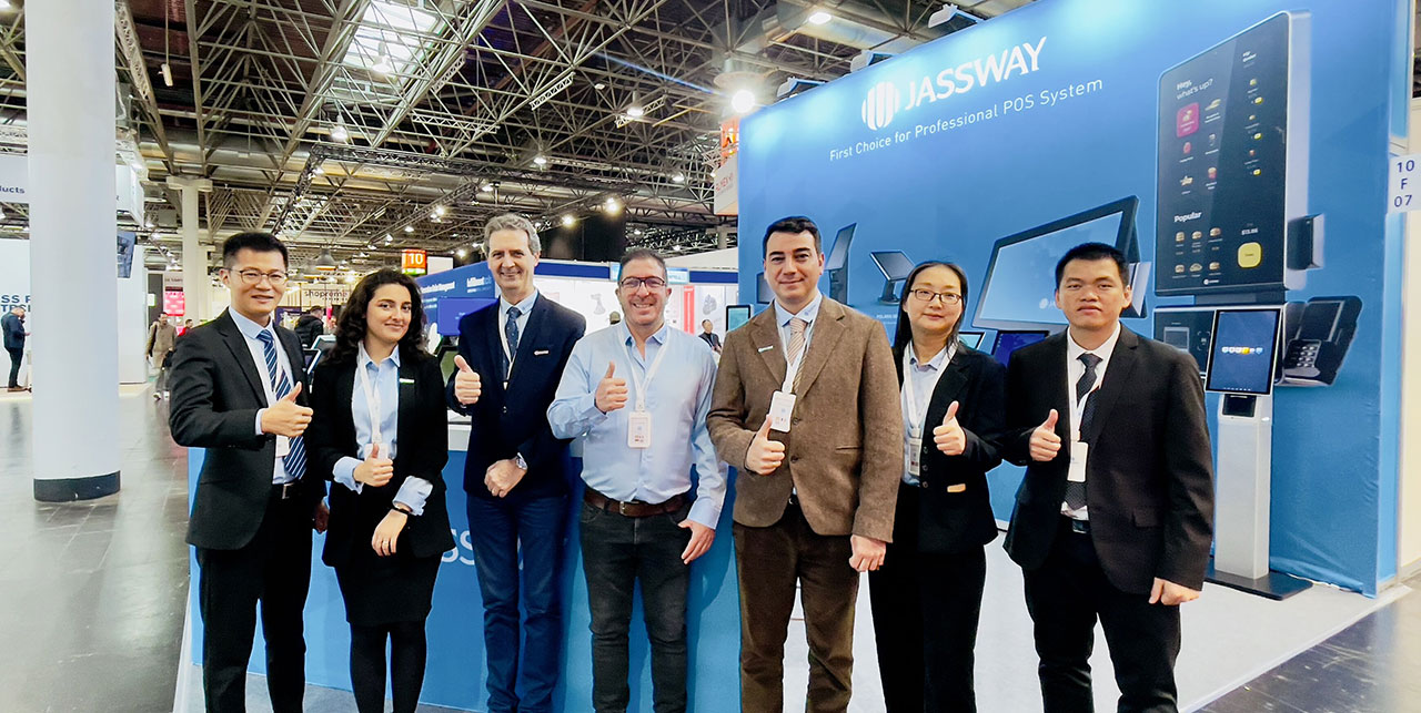 JASSWAY recibe una cálida acogida por sus últimos sistemas POS en EuroCIS 2024